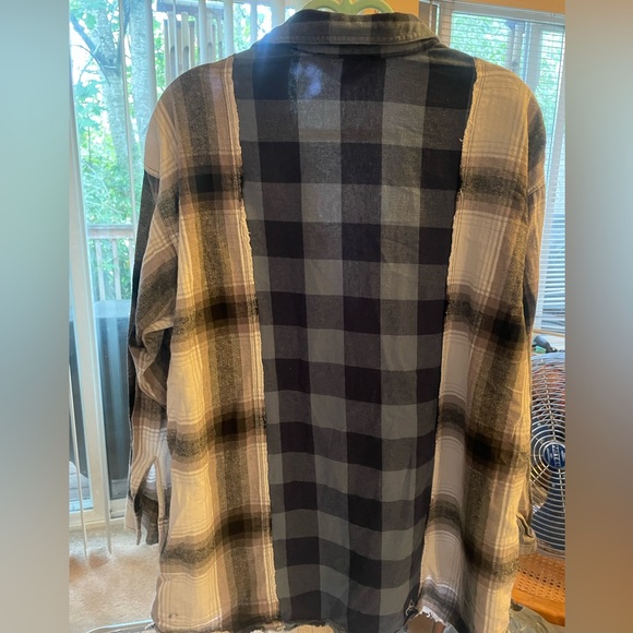 Forever21 size S long sleeve flannel shirt - Picture 4 of 9